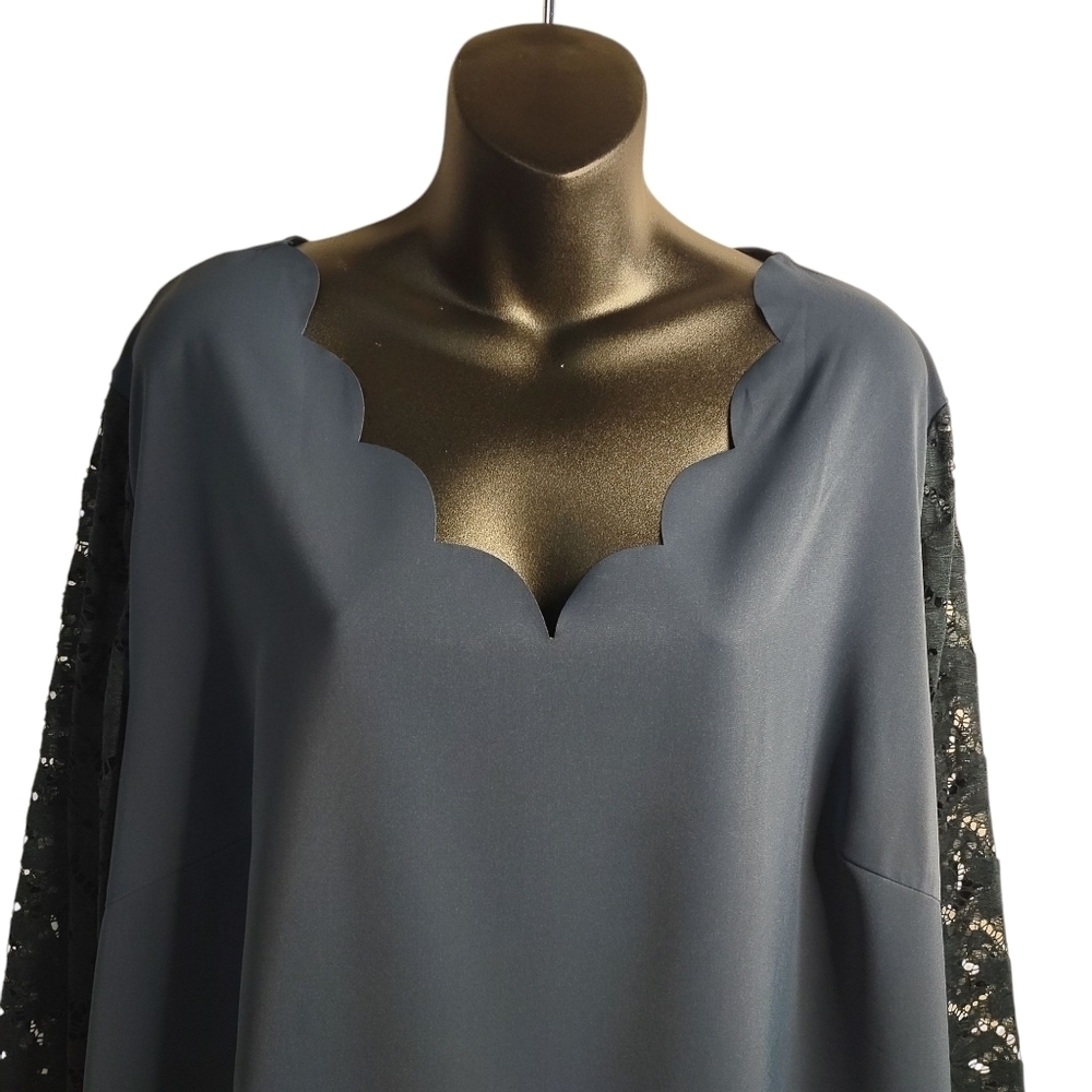 Bloomchic Women's Navy Blue V-Neck Lace Sleeve Top Blouse Size 22/24 - Picture 3 of 8